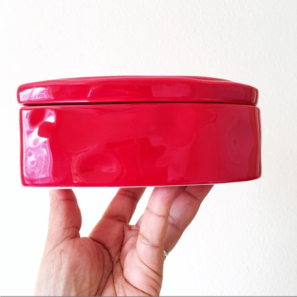 Rae Dunn Valentine’s Day Be Mine Red Heart Shaped Ceramic Box Home Decor - Picture 2 of 3